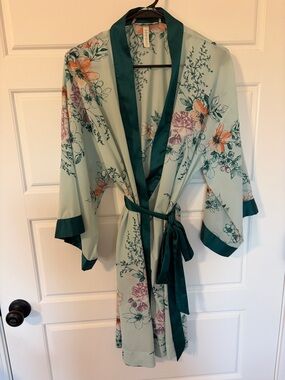 Soma Teal-Trim Floral Print Kimono